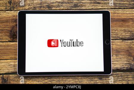 YouTube est un réseau social conçu pour télécharger des vidéos. Banque D'Images