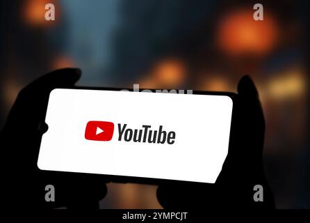 YouTube est un réseau social conçu pour télécharger des vidéos. Banque D'Images