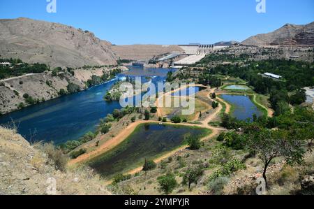 Lac Keban Dam à Elazig, Turquie Banque D'Images