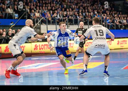 Adrian Sipos (Kreislaeufer, MT Melsungen, #8), Simone Mengon (ThSV Eisenach, #15), Elvar Oern Jonsson (Rueckraum Mitte, MT Melsungen, #19) GER, Thueringen, ThSV Eisenach gegen MT Melsungen, Handball, Daikin 1. Handballbundesliga, 11.Spieltag, saison 2024/2025, Freitag, 22.11.2024, 19,00 Uhr Foto : Eibner-Pressefoto/Martin Herbst Banque D'Images