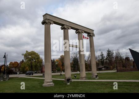 Colonnes ioniques au Guild Park & Gardens sur Guildwood Parkway à Scarborough, Toronto, Ontario, Canada Banque D'Images