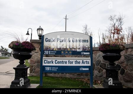 Guild Park & Gardens et Clark Centre for the Arts signent Guildwood Parkway à Scarborough, Toronto, Ontario, Canada Banque D'Images