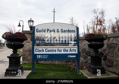 Guild Park & Gardens et Clark Centre for the Arts signent Guildwood Parkway à Scarborough, Toronto, Ontario, Canada Banque D'Images