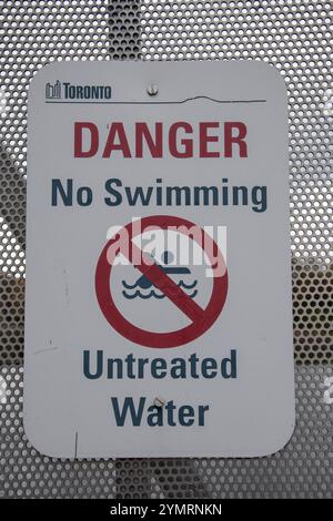 Danger : pas de signe de natation au parc Bluffer à Scarborough, Toronto, Ontario, Canada Banque D'Images