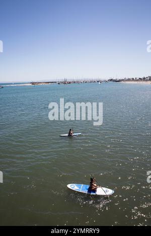 Paddle board à Santa Barbara, CA. Banque D'Images