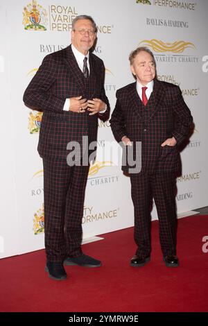 Londres, Royaume-Uni. 22 novembre 2024. Les magiciens Penn & Teller alias Penn Jillette et Raymond Joseph Teller assistent au Royal Variety performance Show au Royal Albert Hall. Crédit : Justin Ng/Alamy Live News Banque D'Images