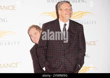 Londres, Royaume-Uni. 22 novembre 2024. Les magiciens Penn & Teller alias Penn Jillette et Raymond Joseph Teller assistent au Royal Variety performance Show au Royal Albert Hall. Crédit : Justin Ng/Alamy Live News Banque D'Images