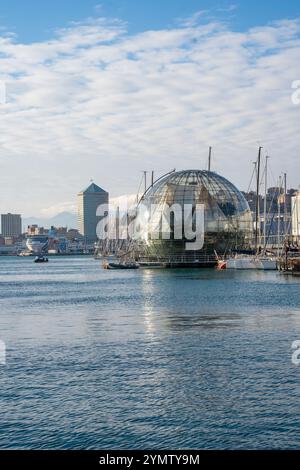 La Biosphère de Renzo Piano connue sous le nom de bulle à Porto Antico di Genova, région Ligurie, Italie 09.01.2024 Banque D'Images