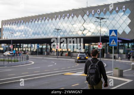 Entrée à l'aéroport Nikola Tesla de Belgrade, 26.07.2023. Banque D'Images