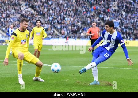 Ibrahim Maza (Hertha BSC Berlin, #10) schießt auf das Tor. GER, Hertha BSC gegen SSV Ulm 1846, Fussball, 2. Bundesliga, saison 2024/2025, 13. SPIELTAG, 23.11.2024 (LA RÉGLEMENTATION DFL INTERDIT TOUTE UTILISATION DE PHOTOGRAPHIES COMME SÉQUENCES D'IMAGES ET/OU QUASI-VIDÉO.) Foto : Eibner-Pressefoto/Ryan Sleiman Banque D'Images