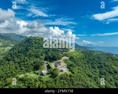 Vue aérienne de Brimstone Hill Fort forteresse militaire britannique avec chaponiers, bastions, canons à Saint-Kitts-et-Nevis Banque D'Images