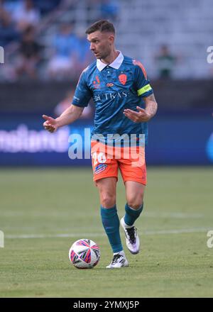 Paddington, Australie. 23 novembre 2024. James O'Shea de Brisbane Roar vu en action lors du match de la cinquième ronde de la saison 2024-25 d'Isuzu UTE A-League entre Brisbane Roar FC et Adelaide United FC tenu au stade Allianz. Score final Adelaide United FC 3:2 Brisbane Roar FC. (Photo Luis Veniegra/SOPA images/SIPA USA) crédit : SIPA USA/Alamy Live News Banque D'Images