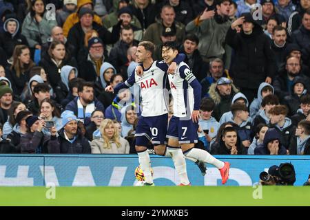 James Maddison de Tottenham Hotspur célèbre son objectif de faire 0-1 lors du match de premier League Manchester City vs Tottenham Hotspur au stade Etihad, Manchester, Royaume-Uni, 23 novembre 2024 (photo de Mark Cosgrove/News images) Banque D'Images