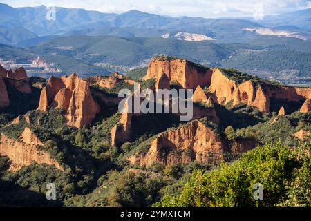 Las Médulas, Monument-zone archéologique de Las Médulas, exploitation minière à ciel ouvert de l'ancien Empire romain, Communauté autonome de Castille et Léon, Espagne Banque D'Images