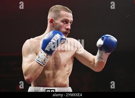 Heidelberg, Allemagne. 23 novembre 2024. Boxe, super léger : Hoffmann d'Allemagne contre Kayabasi d'Allemagne. Rudolf Hoffmann en action. Crédit : Marijan Murat/dpa/Alamy Live News Banque D'Images