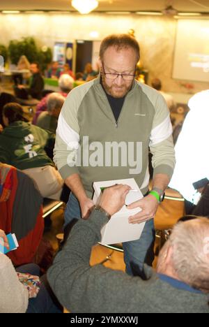 Wahlkreisversammlung Bündnis90/Die Grünen in Harrislee Delegierte geben ihre Stimme ab. Aufnahme vom 23.11.2024, Harrislee, Kreis Schleswig-Flensburg *** Assemblée de circonscription Bündnis90 Die Grünen à Harrislee les délégués ont voté photo prise le 23 11 2024, Harrislee, Schleswig Flensburg district Banque D'Images