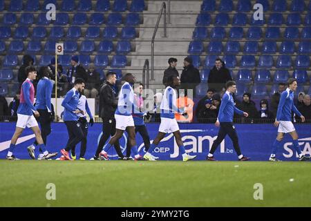 Genk, Belgique. 23 novembre 2024. Les joueurs de Genk photographiés avant un match de football entre le KRC Genk et le Sporting Charleroi, samedi 23 novembre 2024 à Genk, le jour 15 de la saison 2024-2025 de la première division du championnat belge 'Jupiler Pro League'. BELGA PHOTO JOHAN Eyckens crédit : Belga News Agency/Alamy Live News Banque D'Images