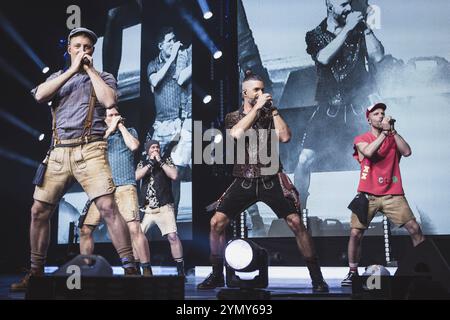 Voxxclub au Schlagernacht des Jahres en direct sur Das original Tour à la Berlin Uber Arena le 16 novembre 2024 Banque D'Images