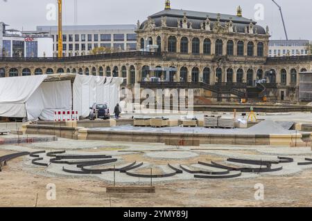 Les travaux de restauration dans le jardin d'agrément du Zwinger de Dresde touchent à leur fin, avec les prairies et les chemins géométriques ainsi que le Wat Banque D'Images