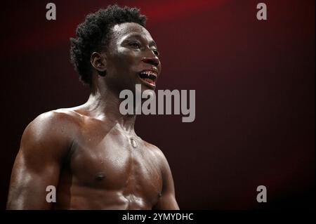 Heidelberg, Allemagne. 23 novembre 2024. Boxe : Super léger. Hoffmann d'Allemagne contre Zongo du Burkina Faso. Cheik Zongo avec protège-dents. Crédit : Marijan Murat/dpa/Alamy Live News Banque D'Images