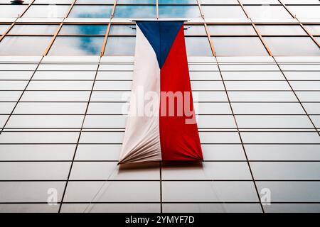 Célébration du 17 novembre : Journée de lutte pour la liberté et la démocratie à Prague, drapeau de la Tchéquie Banque D'Images