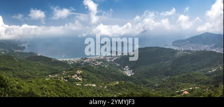 Vue sur le Becici et Budva au Monténégro Banque D'Images