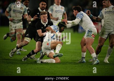 Torino, Italie. 23 novembre 2024. Le dos complet de l'Italie Ange Capuozzo lors du match de test international de rugby Autumn Nations Series entre l'Italie et la Nouvelle-Zélande au stade Allianz de Turin, Italie - Actualités - samedi 23 novembre 2024. (Photo de Marco Alpozzi/Lapresse) crédit : LaPresse/Alamy Live News Banque D'Images