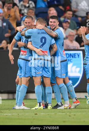 Paddington, Australie. 23 novembre 2024. L'équipe du Sydney FC célèbre un but lors du match de la cinquième ronde de la saison 2024-25 de l'Isuzu UTE A-League entre le Sydney FC et le Western Sydney Wanderers FC qui se tient au stade Allianz. Score final Sydney FC 4:2 Western Sydney Wanderers. Crédit : SOPA images Limited/Alamy Live News Banque D'Images