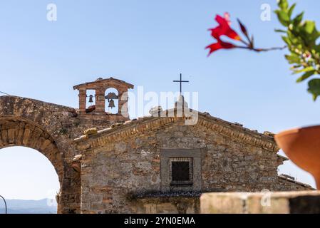 Petite chapelle San Felice à la muraille de la ville de Volterra en Toscane, Italie, Europe Banque D'Images