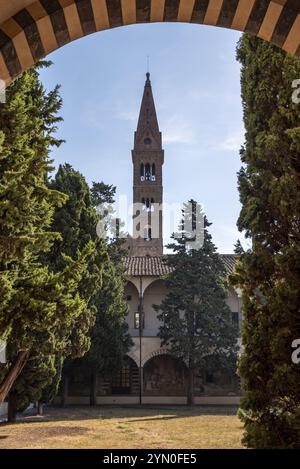 Clocher de la Basilique Santa Maria Novella à Florence, Italie, Europe Banque D'Images