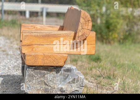 banc de parc ornemental dans le parc public de la ville Banque D'Images