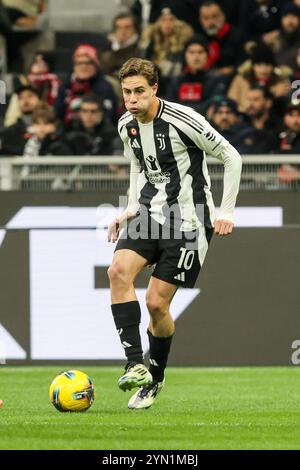 Milan, Italie. 23 novembre 2024. Kenan Yildiz du Juventus FC en action lors du match de football Serie A Enilive 2024/2025 entre Milan et la Juventus au stade Giuseppe Meazza de Milan, dans le nord de l'Italie - dimanche 23 novembre 2024. Sport - Football. (Photo par Antonio Saia) crédit : Kines Milano/Alamy Live News Banque D'Images