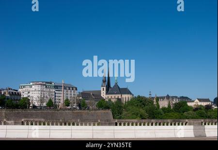 Vue de la cathédrale notre-Dame, Luxembourg (Cathédrale notre-Dame, Cathédrale notre-Dame) depuis le Pont Adolphe Banque D'Images