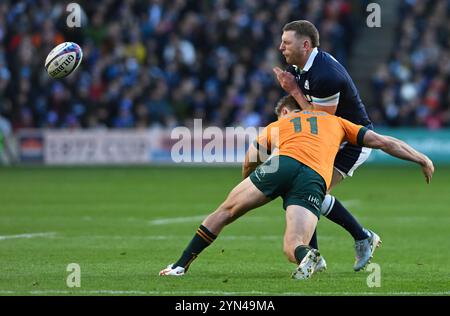 Édimbourg, Royaume-Uni. 24 novembre 2024. Harry Potter d'Australie et Finn Russell d'Écosse lors du match des Autumn Nation Series au Murrayfield Stadium d'Édimbourg. Le crédit photo devrait se lire : Neil Hanna/Sportimage crédit : Sportimage Ltd/Alamy Live News Banque D'Images