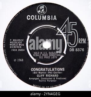 Label central de la version single de sept pouces de Congratulations by Cliff Richard, qui est sortie en 1968 Banque D'Images