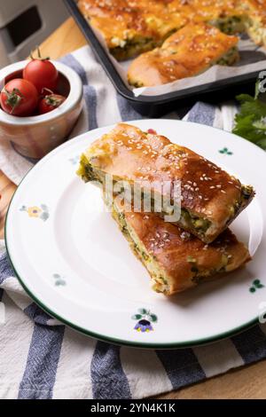 tarte gelée avec oignons verts et œufs Banque D'Images