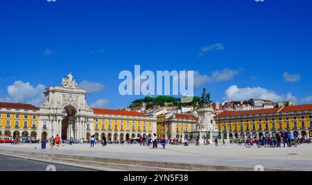 Praça do Comércio- une grande place face au port dans la capitale portugaise.Lisbonne. Portugal, EuropeLisbonne. Portugal, Europe Banque D'Images