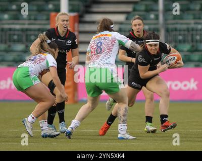 Hendon, North London, Royaume-Uni. 24 novembre 2024. Hendon, North London, Angleterre, 24 novembre 2024 : Bryony Field (2 Saracens) sur le ballon lors du match de rugby Allianz Premiership Womens entre Saracens et Harlequins au StoneX Stadium à Hendon, North London, Angleterre. (Jay Patel/SPP) crédit : photo de presse sportive SPP. /Alamy Live News Banque D'Images