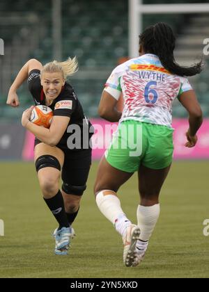 Hendon, North London, Royaume-Uni. 24 novembre 2024. Hendon, North London, Angleterre, 24 novembre 2024 : Rosie Galligan (4 Saracens) sur le ballon lors du match de rugby Allianz Premiership Womens entre Saracens et Harlequins au StoneX Stadium à Hendon, North London, Angleterre. (Jay Patel/SPP) crédit : photo de presse sportive SPP. /Alamy Live News Banque D'Images