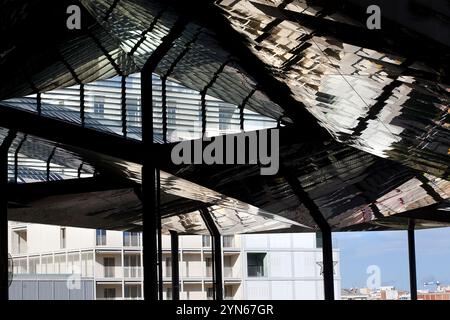 Reflets déformés, Barcelone, Espagne. Banque D'Images