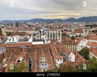 Vue panoramique panoramique sur le centre-ville de Graz, vu du Schlossberg, Autriche, Europe Banque D'Images
