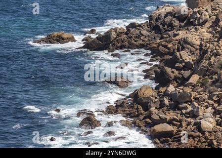 Littoral paisible du Cap Spartel près de Tanger, Maroc, Afrique Banque D'Images