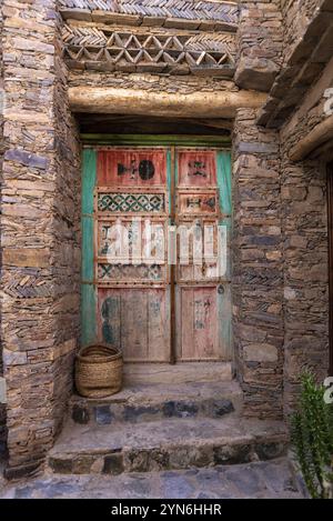 Ancienne porte dans un village marocain dans les montagnes de l'anti-Atlas Banque D'Images