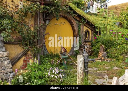 HOBBITON, NOUVELLE-ZÉLANDE, 20 JANVIER 2023, la maison de Samwise Gamgee dans le village de Hobbiton des films le Hobbit et le Seigneur des anneaux, Nouvelle-Zélande, Océa Banque D'Images