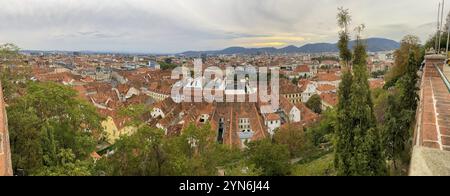 Vue panoramique panoramique sur le centre-ville de Graz, vu du Schlossberg, Autriche, Europe Banque D'Images
