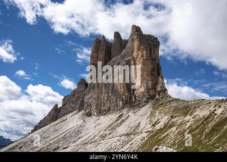 Paysage alpin sauvage pittoresque autour des 3 montagnes de Zinnen, les dolomites dans le sud du Tyrol Banque D'Images