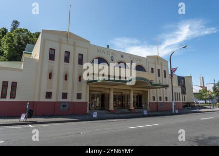 NAPIR, NOUVELLE-ZÉLANDE, 10 JANVIER 2023, Art Déco Municipal Theatre dans le centre-ville de Napier, Île du Nord de la Nouvelle-Zélande Banque D'Images
