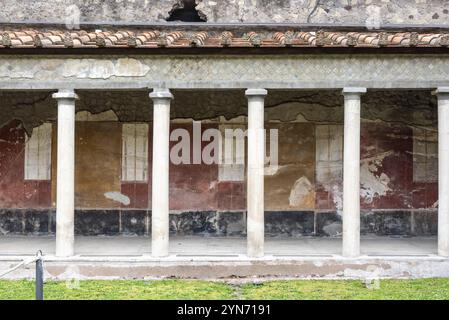 Oplontis, ITALIE, 03 MAI 2022, belle façade de la célèbre Villa Oplontis près de Pompéi, Italie du Sud Banque D'Images