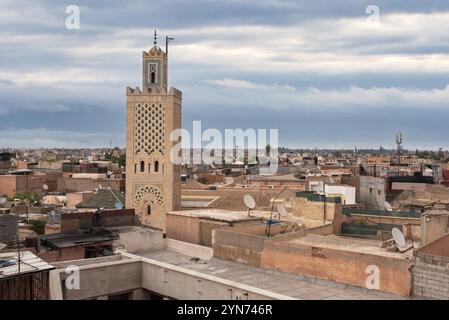Minaret de la mosquée Ben Salah dans la médina de Marrakech, Maroc, Afrique Banque D'Images