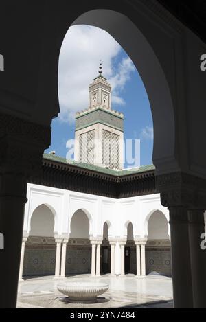 PARIS, FRANCE, 13 MAI 2022, vue panoramique du minaret de la Grande Mosquée de Paris, France, Europe Banque D'Images